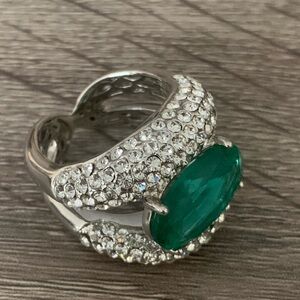Elegant Silver and Green Gemstone Ring